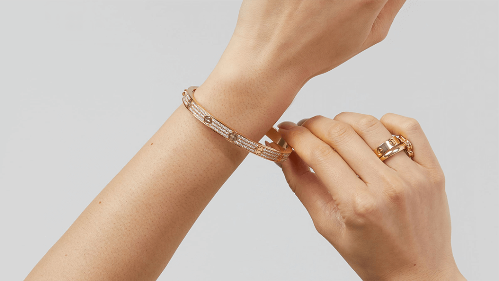 Luxury Jewelry Replicas vs. Knockoffs What Sets Doluxurys Apart