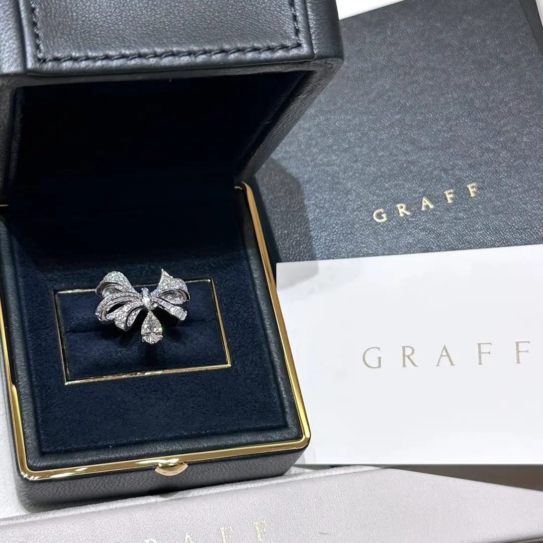 18K White Gold Graff Tilda's Bow Classic Diamond Drop Ring copy 18K White Gold Graff Tilda's Bow Classic Diamond Drop Ring copy