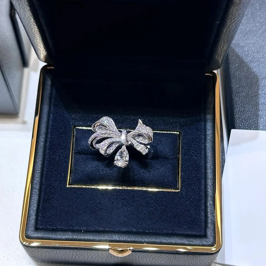 18K White Gold Graff Tilda's Bow Classic Diamond Drop Ring dupe 18K White Gold Graff Tilda's Bow Classic Diamond Drop Ring dupe