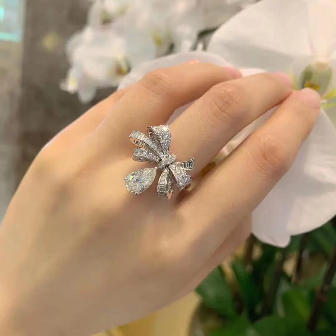 18K White Gold Graff Tilda's Bow Classic Diamond Drop Ring fake 18K White Gold Graff Tilda's Bow Classic Diamond Drop Ring fake