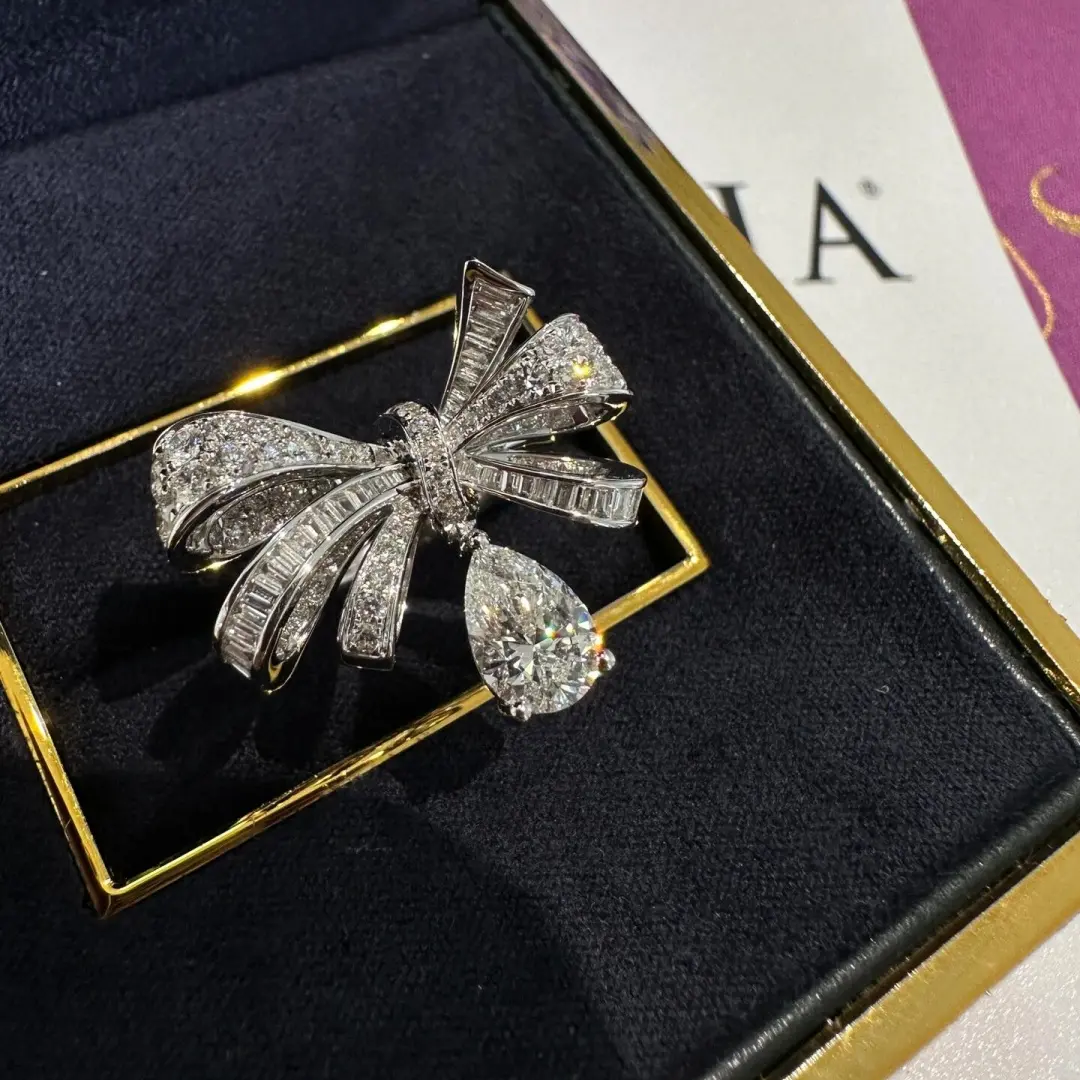 18K White Gold Graff Tilda's Bow Classic Diamond Drop Ring second hand 18K White Gold Graff Tilda's Bow Classic Diamond Drop Ring second hand